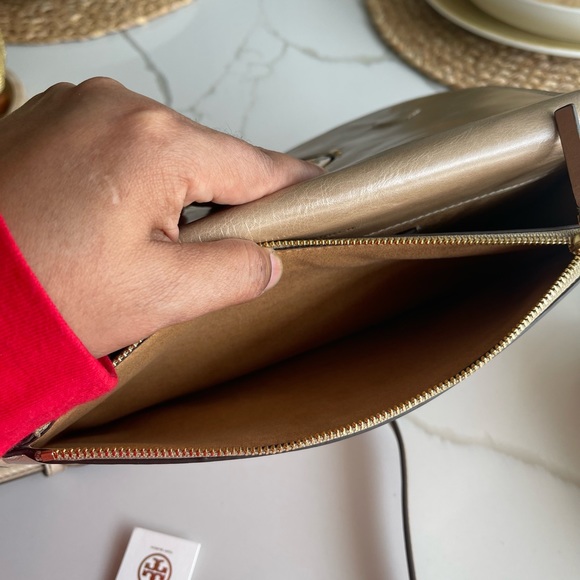 Tory Burch Miller Glazed Leather Clutch - Picture 6 of 16